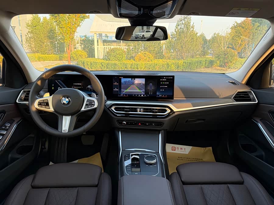 BMW 3 Series 2024 325i M Sport - zdjęcie 16