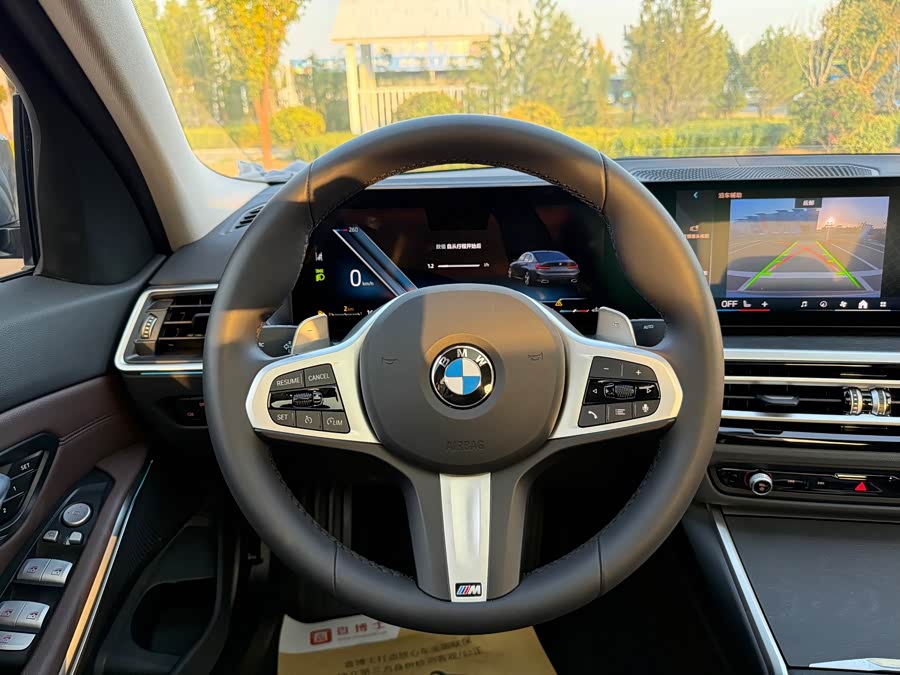 BMW 3 Series 2024 325i M Sport - zdjęcie 18