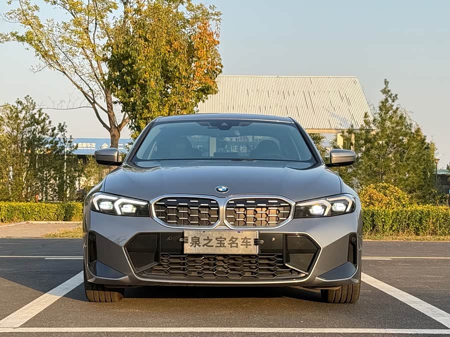 BMW 3 Series 2024 325i M Sport - zdjęcie 3