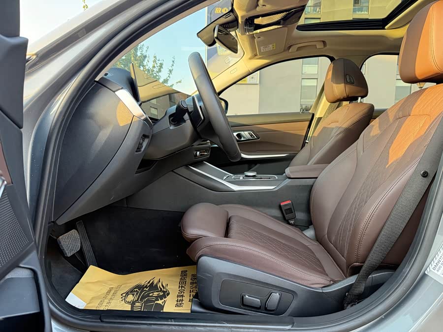 BMW 3 Series 2024 325i M Sport - zdjęcie 6