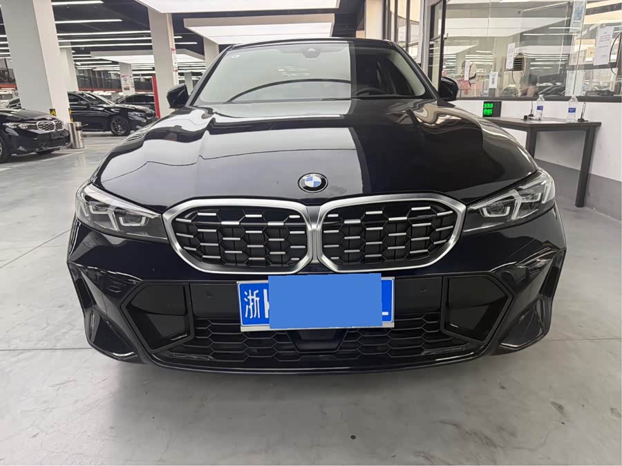 BMW 3 Series 2025 325Li M Sport Package - zdjęcie 2