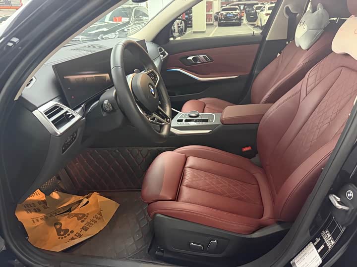 BMW 3 Series 2025 325Li M Sport Package - zdjęcie 14