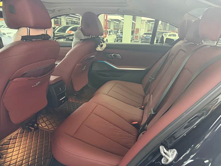 BMW 3 Series 2025 325Li M Sport Package - zdjęcie 15