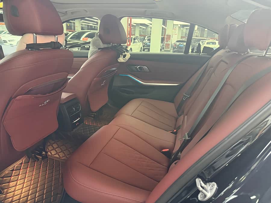 BMW 3 Series 2025 325Li M Sport Package - zdjęcie 5
