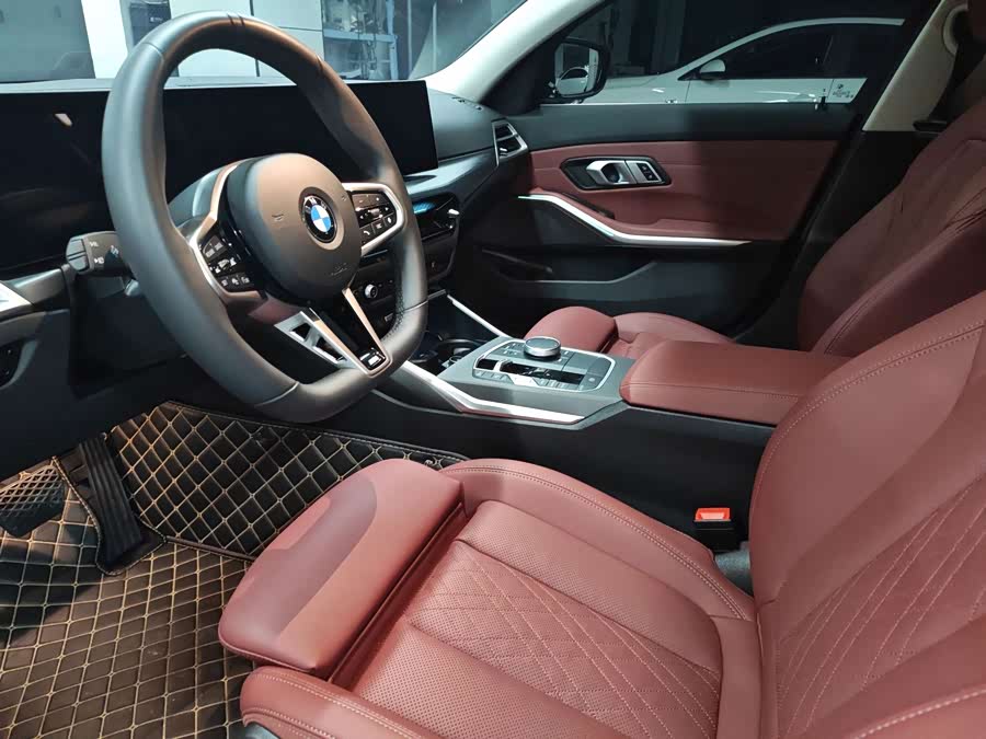 BMW 3 Series 2025 325Li M Sport Package - zdjęcie 5