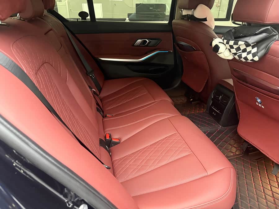 BMW 3 Series 2025 325Li M Sport Package - zdjęcie 6