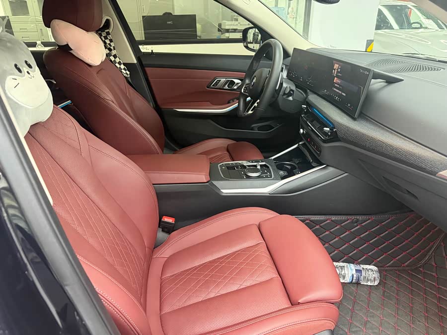 BMW 3 Series 2025 325Li M Sport Package - zdjęcie 7