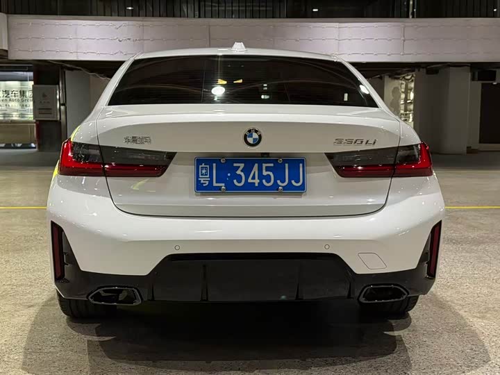 BMW 3 Series 2025 330Li M Sport Night Package - zdjęcie 17