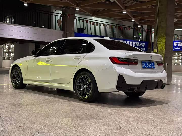 BMW 3 Series 2025 330Li M Sport Night Package - zdjęcie 18