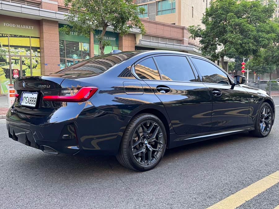 BMW 3 Series 2025 330Li M Sport Night Package - zdjęcie 3