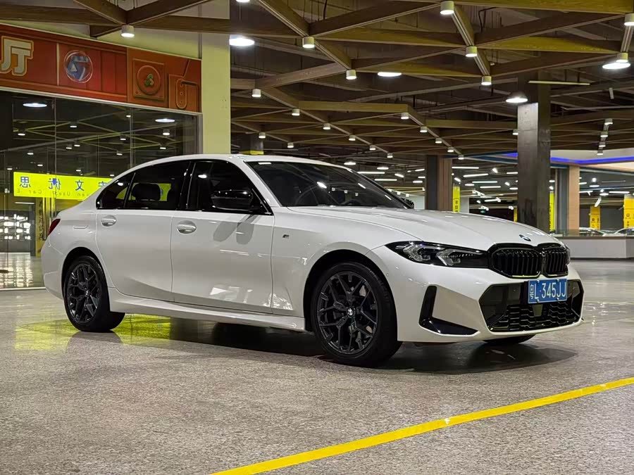 BMW 3 Series 2025 330Li M Sport Night Package - zdjęcie 3