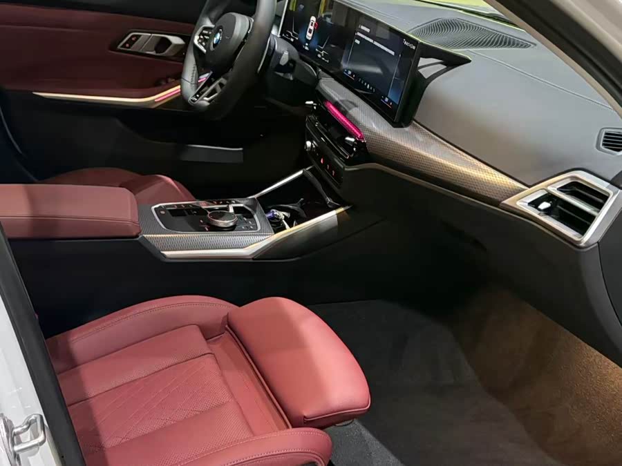 BMW 3 Series 2025 330Li M Sport Night Package - zdjęcie 4