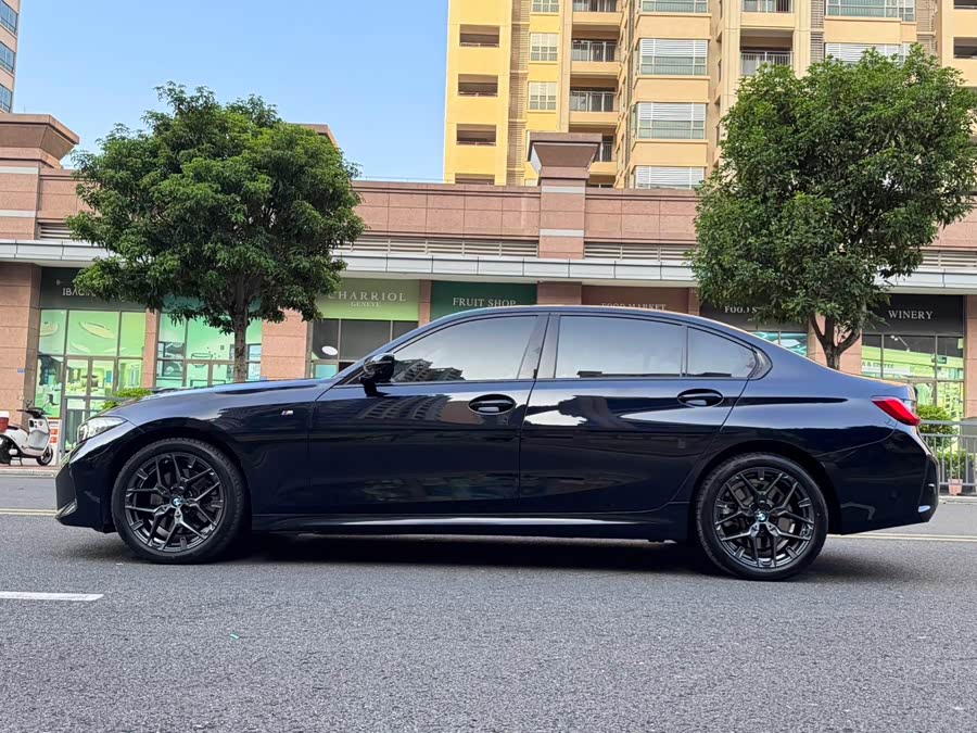 BMW 3 Series 2025 330Li M Sport Night Package - zdjęcie 7