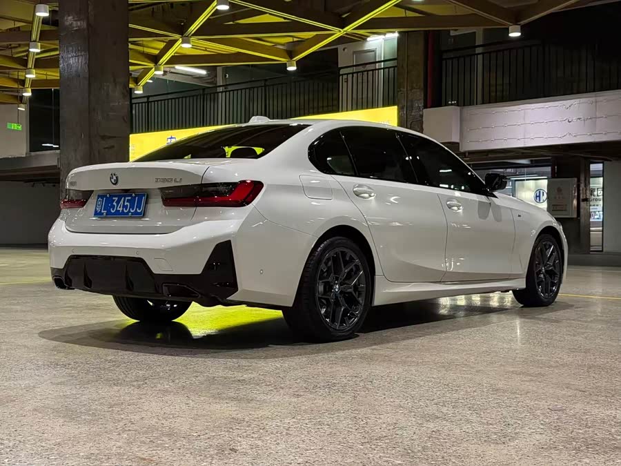BMW 3 Series 2025 330Li M Sport Night Package - zdjęcie 7