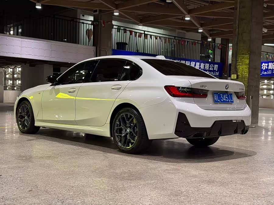 BMW 3 Series 2025 330Li M Sport Night Package - zdjęcie 9