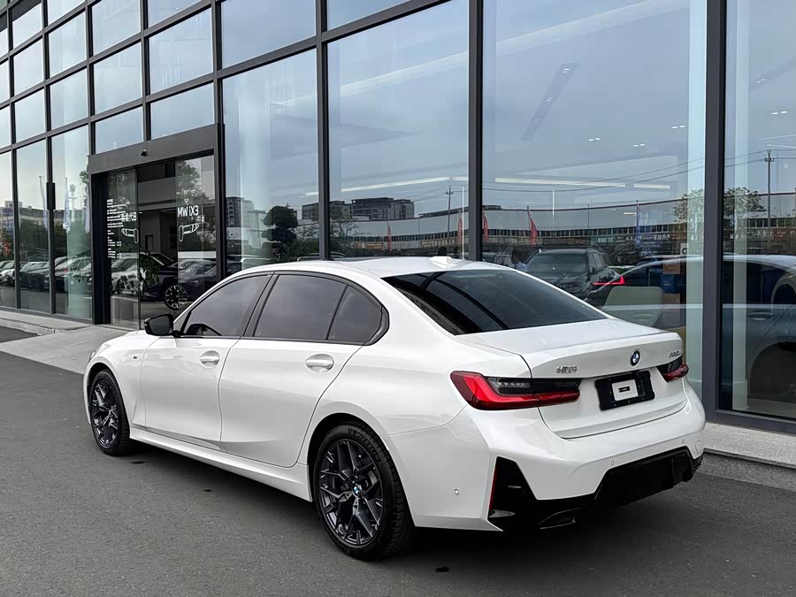 BMW 3 Series 2025 330Li M Sport Night Package - zdjęcie 10