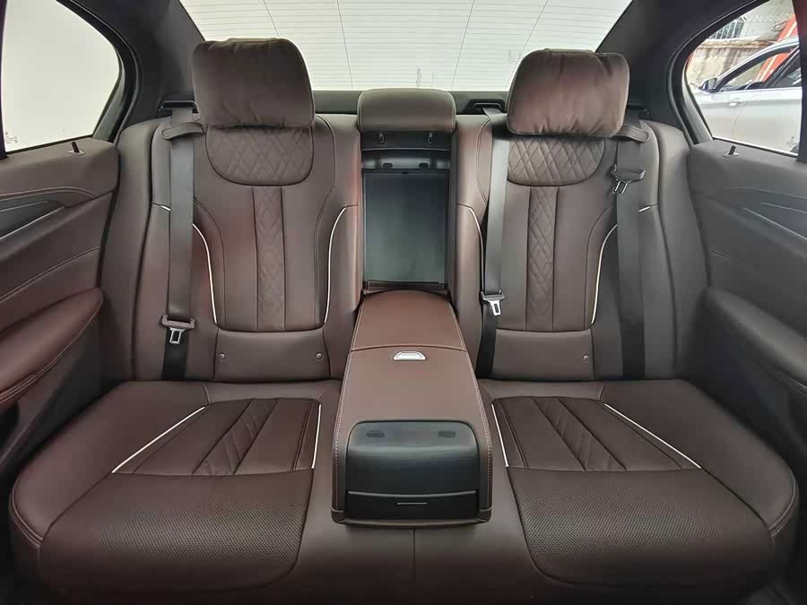 BMW 5 Series 2023 530Li xDrive M Sport - zdjęcie 11