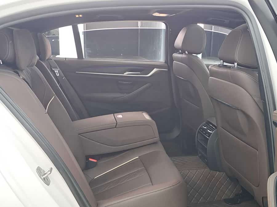 BMW 5 Series 2023 530Li xDrive M Sport - zdjęcie 12