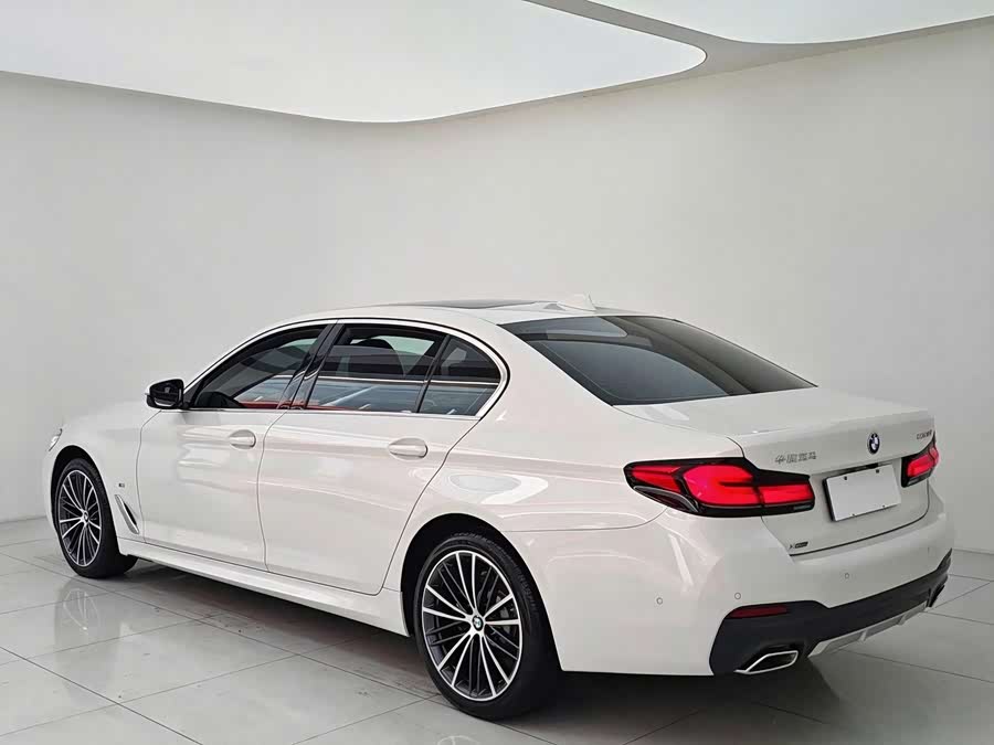 BMW 5 Series 2023 530Li xDrive M Sport - zdjęcie 16