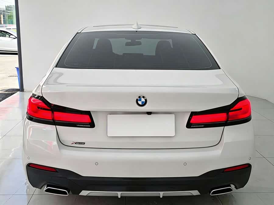 BMW 5 Series 2023 530Li xDrive M Sport - zdjęcie 17
