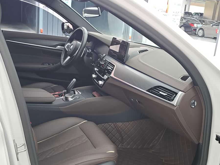 BMW 5 Series 2023 530Li xDrive M Sport - zdjęcie 10