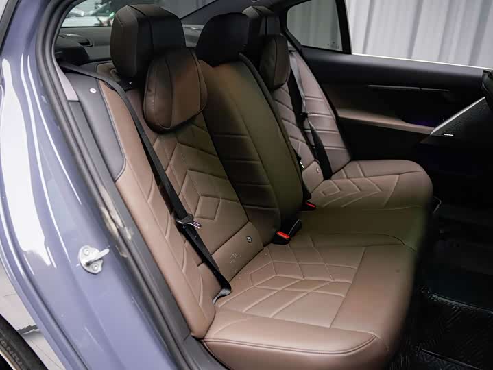 BMW 5 Series 2024 525Li M Sport Package - zdjęcie 18