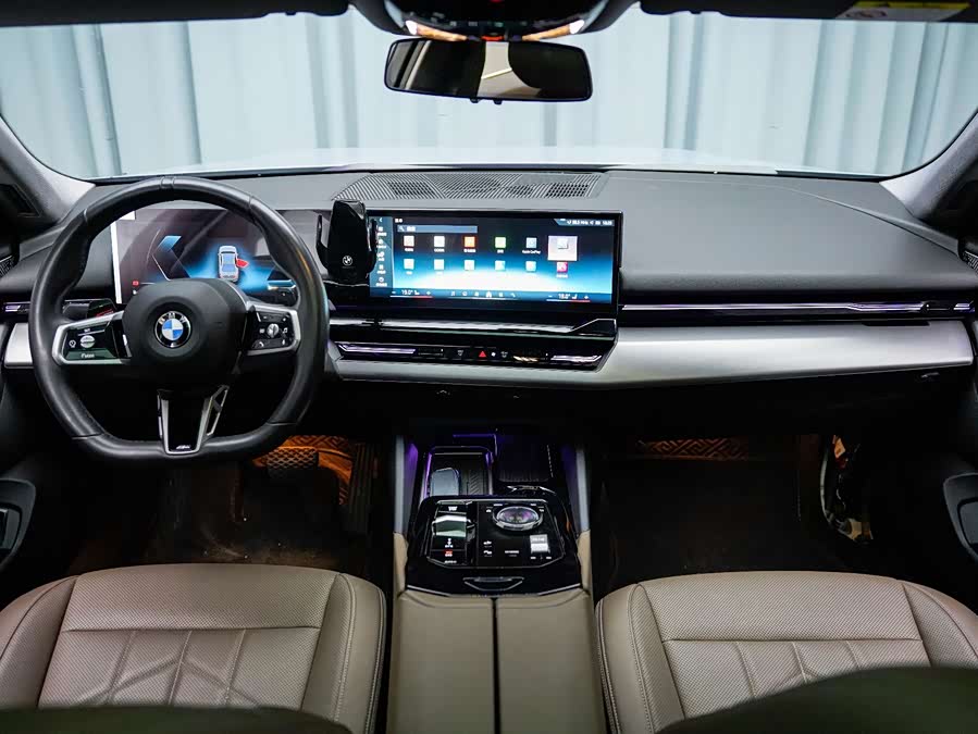 BMW 5 Series 2024 525Li M Sport Package - zdjęcie 5
