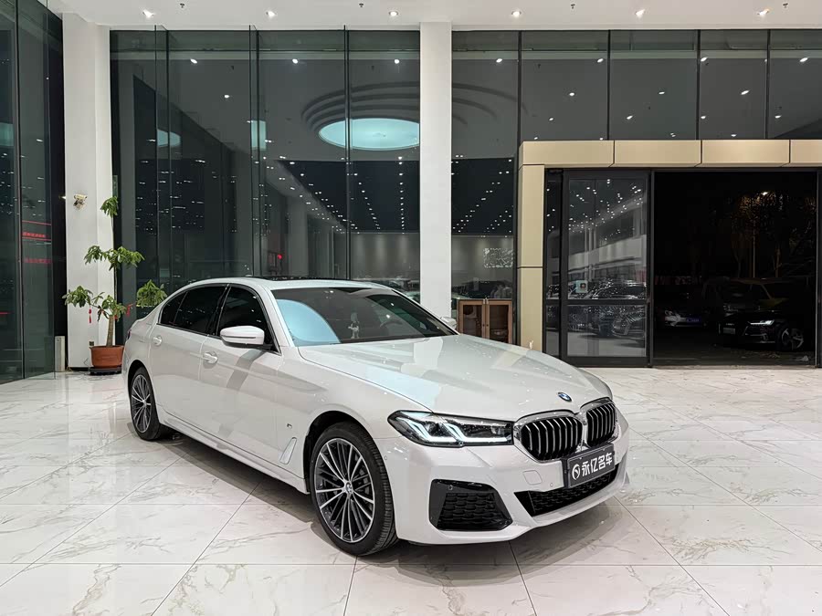 BMW 5 Series 2024 530Li Leading M Sport Package - zdjęcie 2