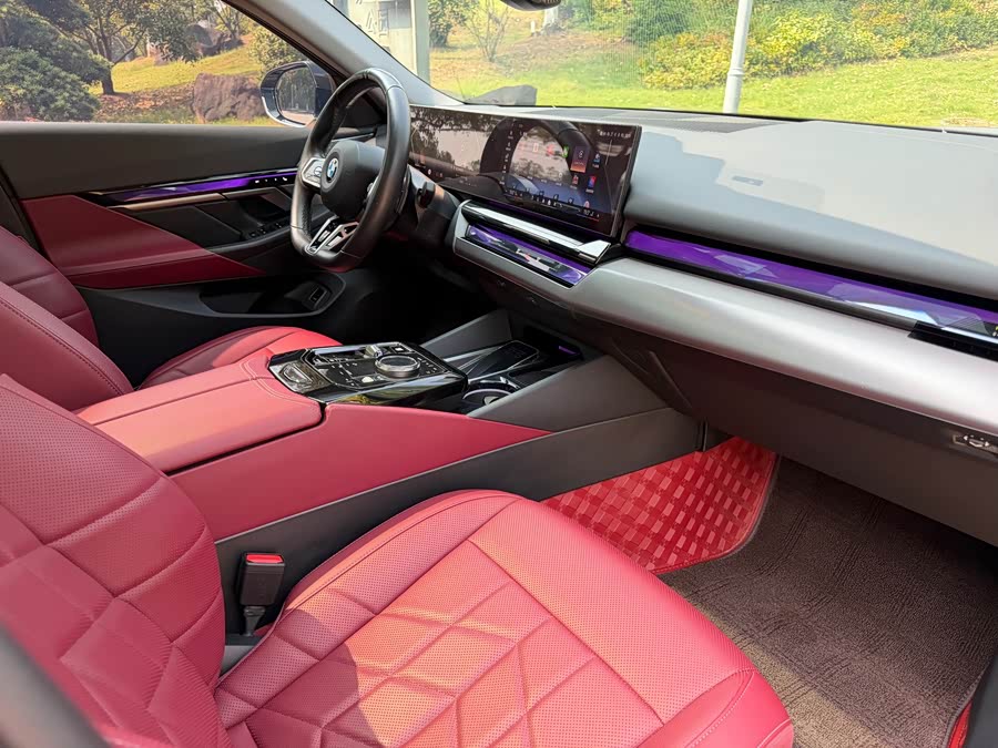 BMW 5 Series 2024 530Li Leading M Sport Package - zdjęcie 11