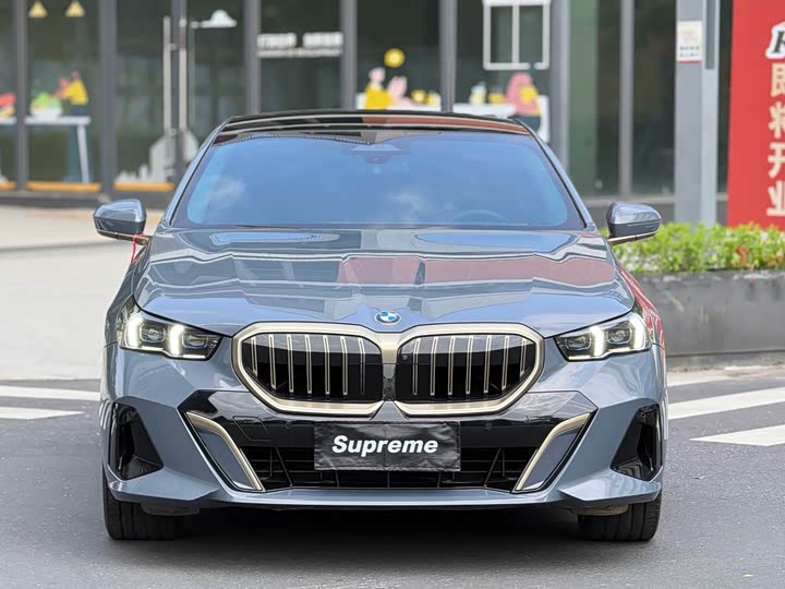 BMW 5 Series 2024 530Li Luxury M Sport Package - zdjęcie 12