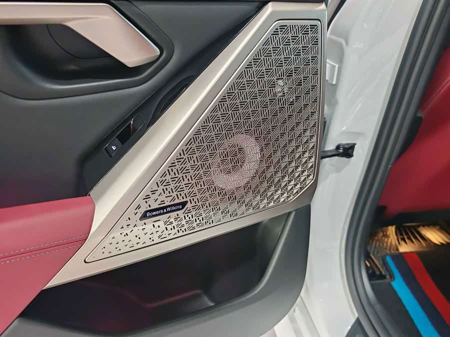 BMW 5 Series 2025 530Li Deluxe M Sport Package - zdjęcie 8