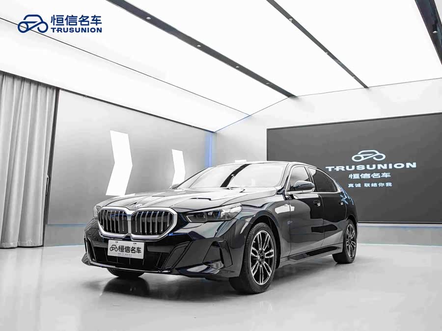 BMW 5 Series 2025 530Li Leading M Sport Package - zdjęcie 1