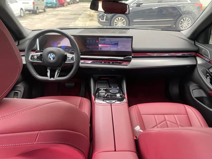 BMW 5 Series 2025 530Li Leading M Sport Package - zdjęcie 14