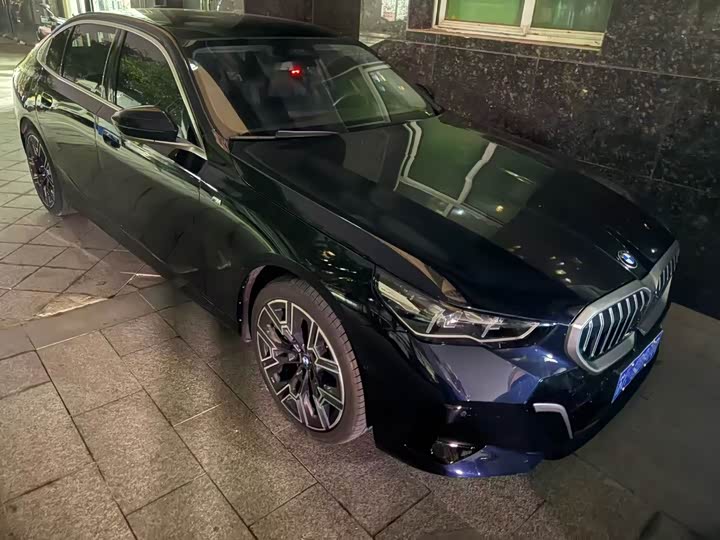BMW 5 Series 2025 530Li xDrive Luxury - zdjęcie 5