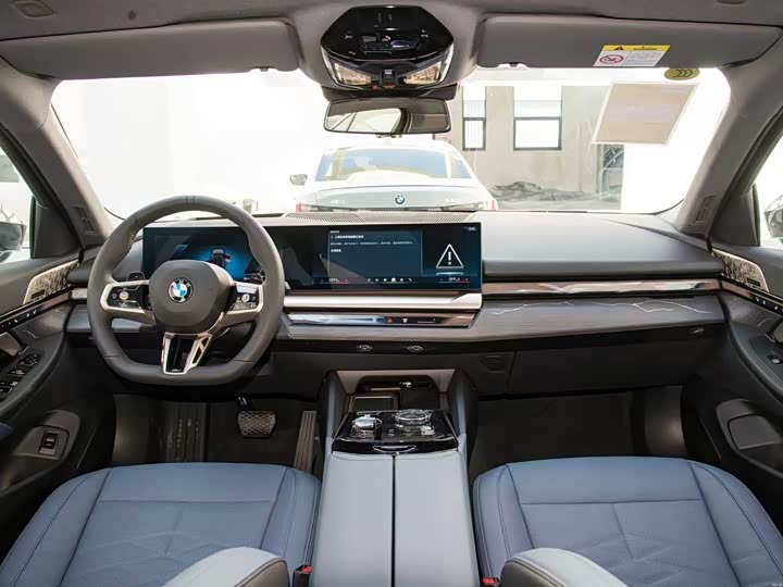 BMW 5 Series 2025 530Li xDrive Luxury - zdjęcie 6