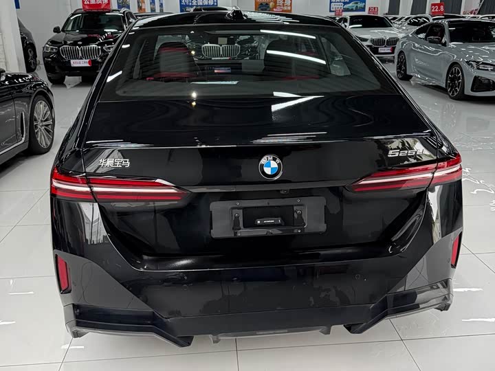 BMW 5 Series 2026 525Li M Sport - zdjęcie 13