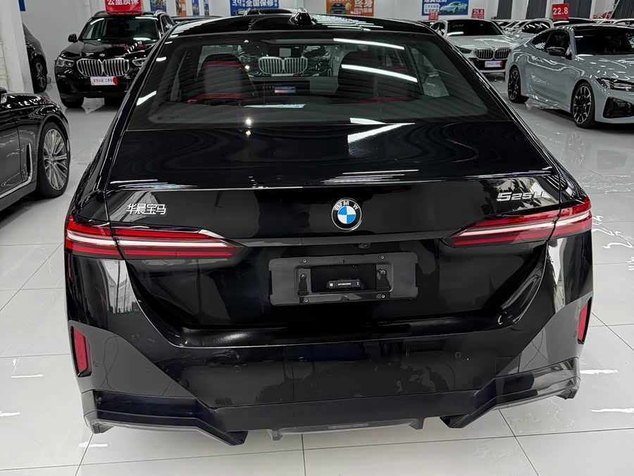 BMW 5 Series 2026 525Li M Sport - zdjęcie 4