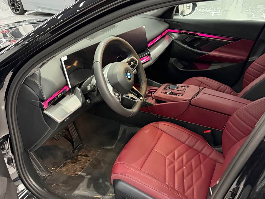 BMW 5 Series 2026 525Li M Sport - zdjęcie 7
