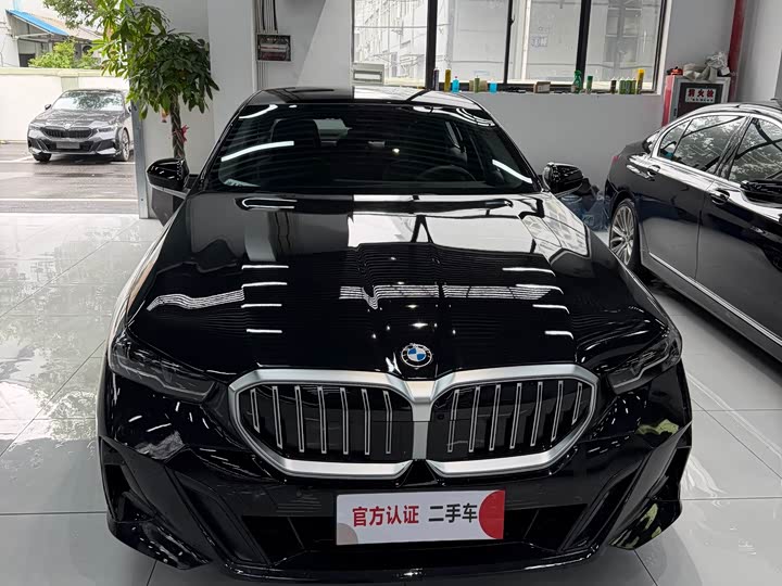 BMW 5 Series 2026 525Li M Sport - zdjęcie 10