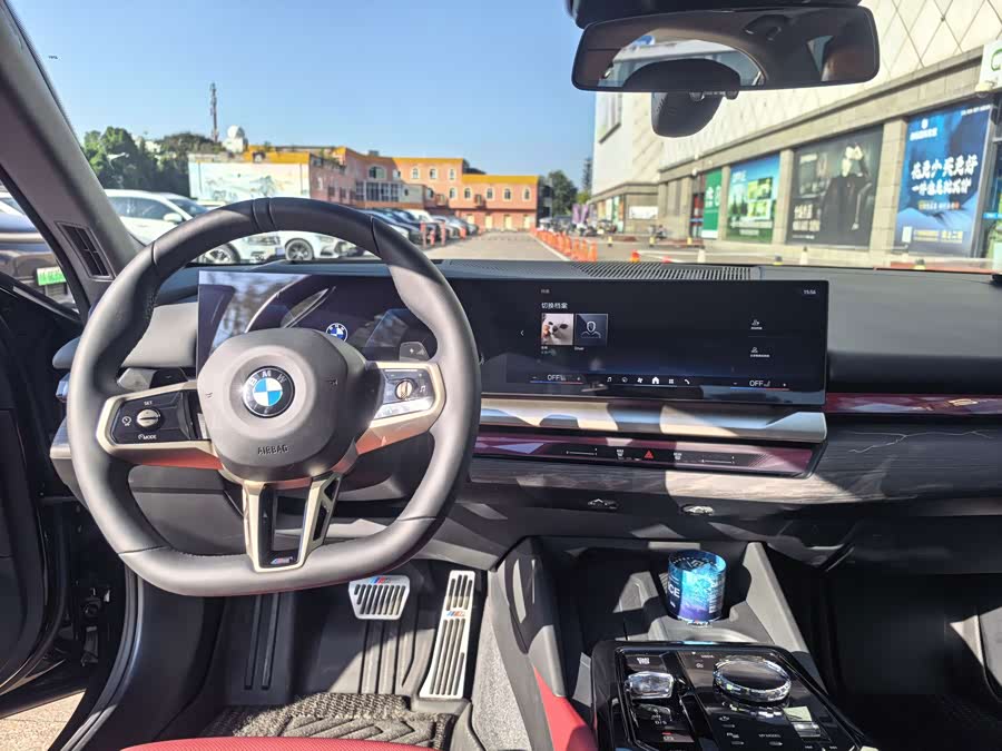 BMW 5 Series 2026 530Li Luxury M Sport - zdjęcie 8