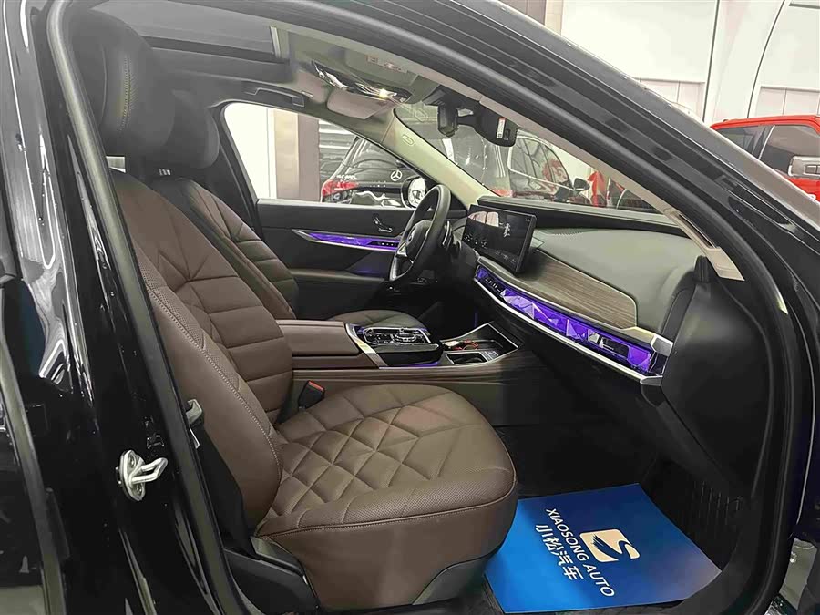 BMW 7 Series 2023 735Li Luxury Package - zdjęcie 15