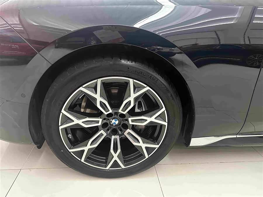 BMW 7 Series 2023 735Li Luxury Package - zdjęcie 5