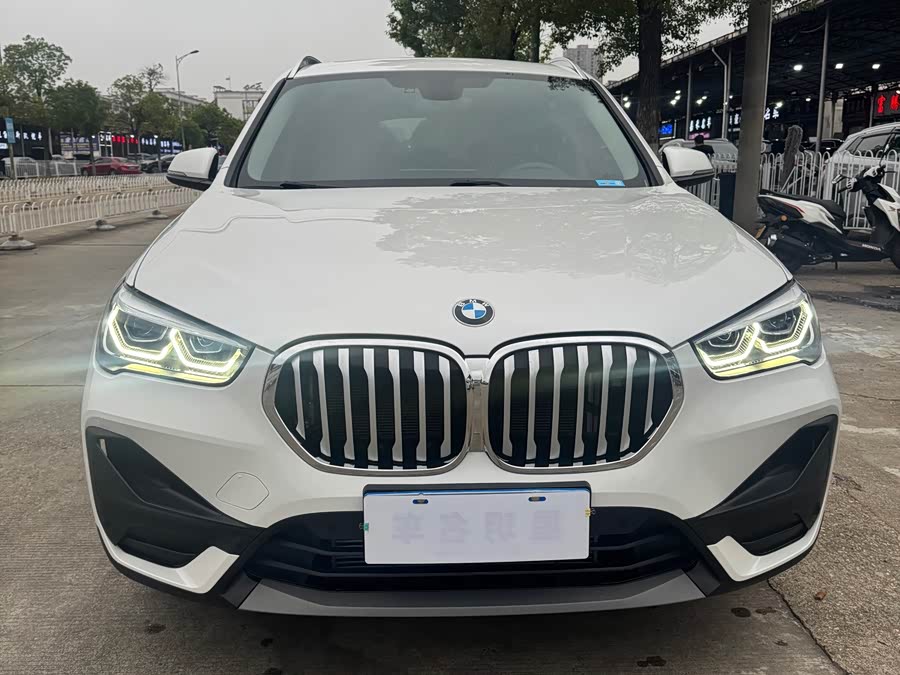 BMW X1 2022 sDrive25Li Leading Edition - zdjęcie 1