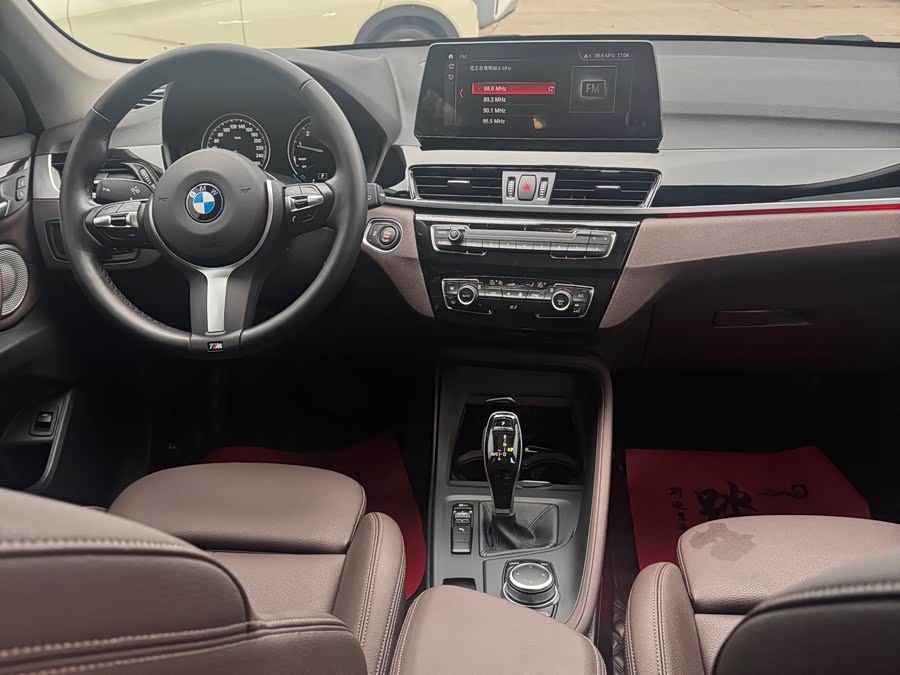 BMW X1 2022 sDrive25Li Leading Edition - zdjęcie 4