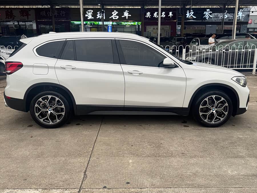 BMW X1 2022 sDrive25Li Leading Edition - zdjęcie 7