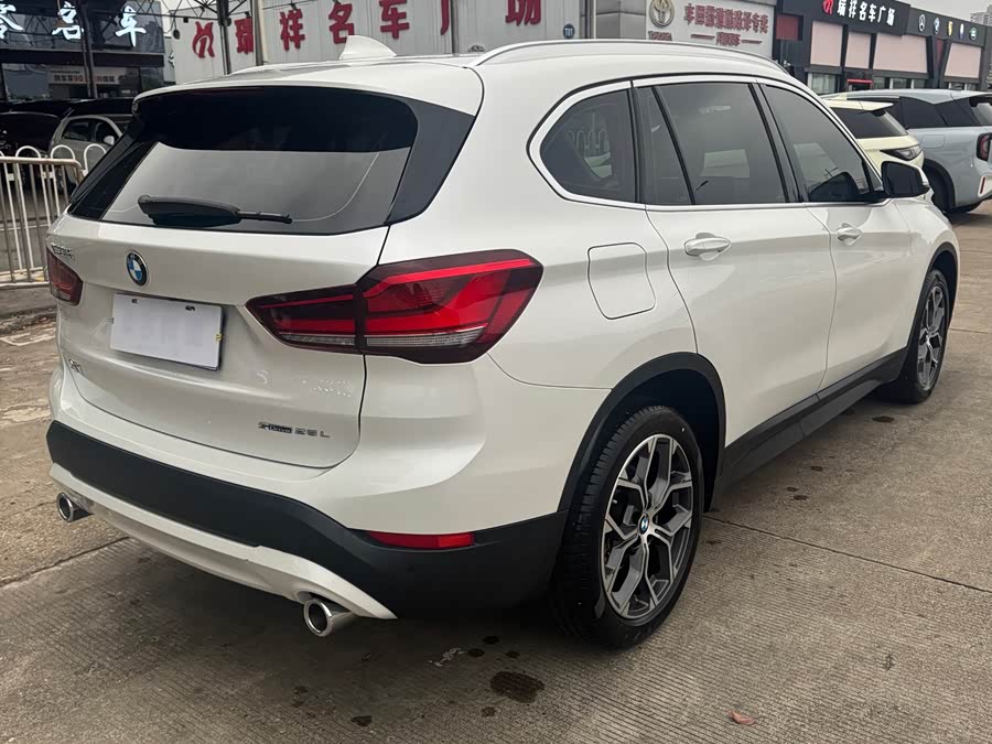 BMW X1 2022 sDrive25Li Leading Edition - zdjęcie 8