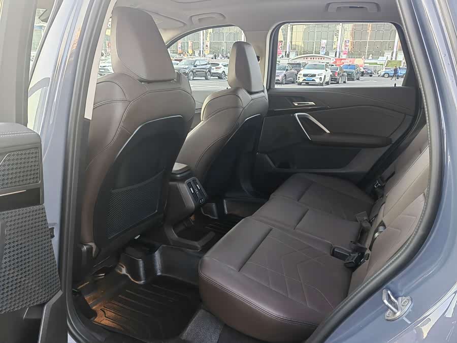 BMW X1 2023 sDrive20Li X Design Package - zdjęcie 12