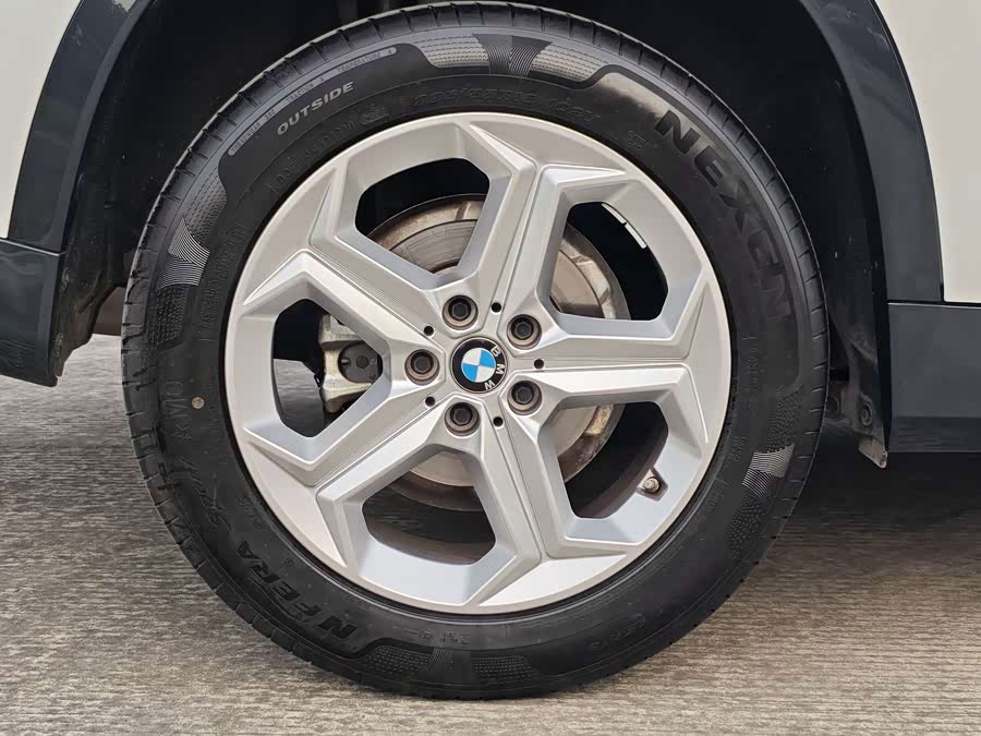 BMW X1 2023 sDrive20Li X Design Package - zdjęcie 14