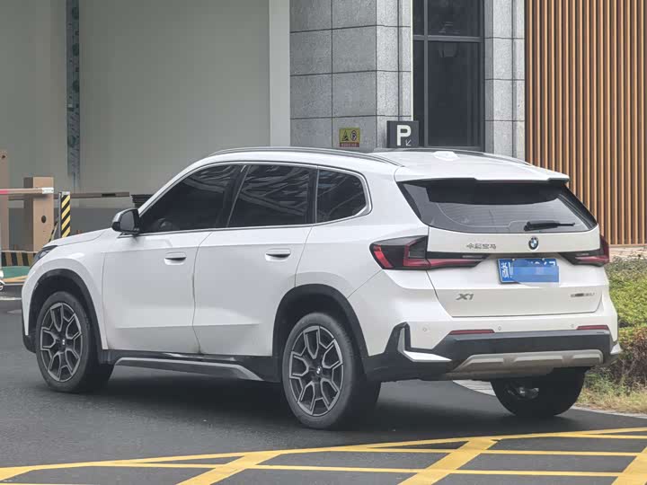 BMW X1 2023 xDrive25Li X Design Package - zdjęcie 14