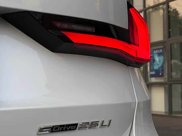 BMW X1 2024 sDrive25Li X Design Package - zdjęcie 16